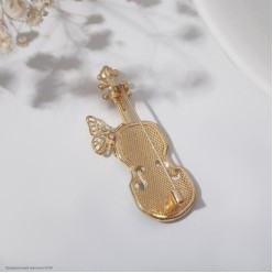 Брошь "Скрипка с бабочкой" (металл, эмаль) 4,8*2 см