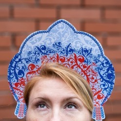 Кокошник картонный триколор 26,5см
