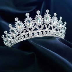 Диадема "Цветы" на ободке (металл, стразы) серебро/прозрачн