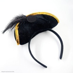 Мини шляпка "Пиратка" с пером (на ободке) 20*18см