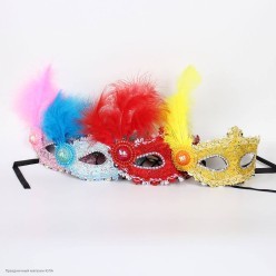 Маска с перьями (пластик, текстиль)