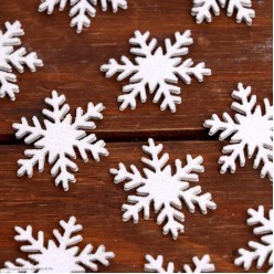 Снежинки блестящие с клеевой основой 12 шт, 3,3 см (ПВХ)